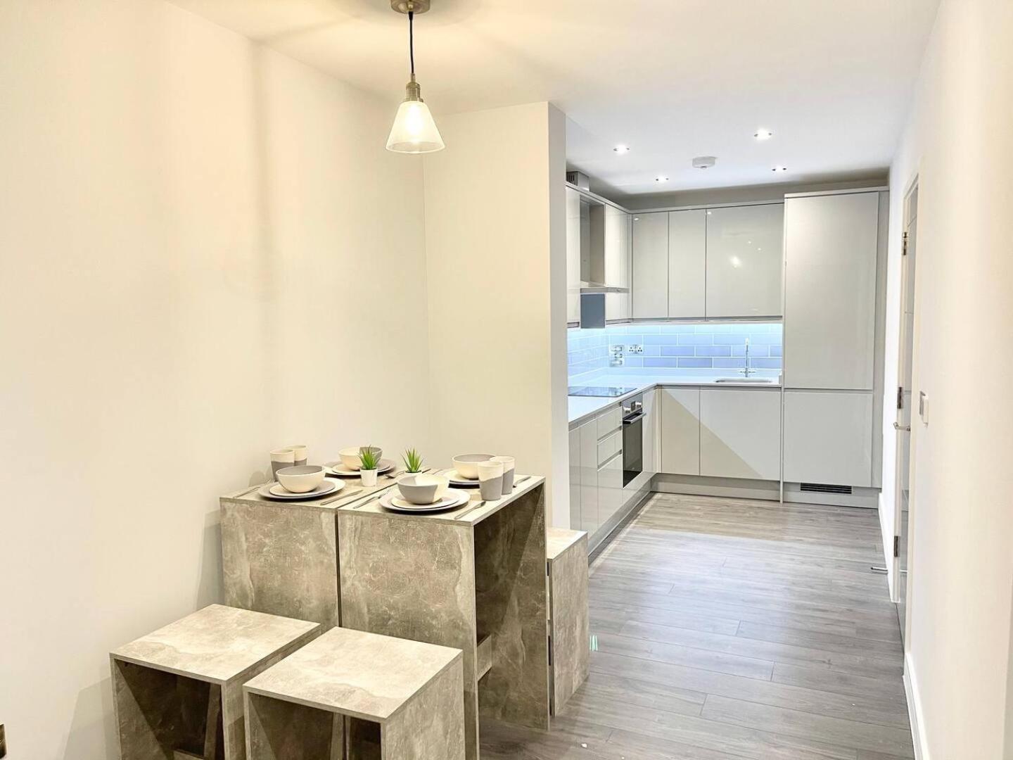 D & D Luxury Apartments Станмор Экстерьер фото