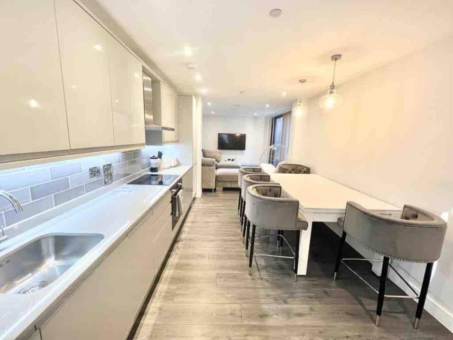 D & D Luxury Apartments Станмор Экстерьер фото