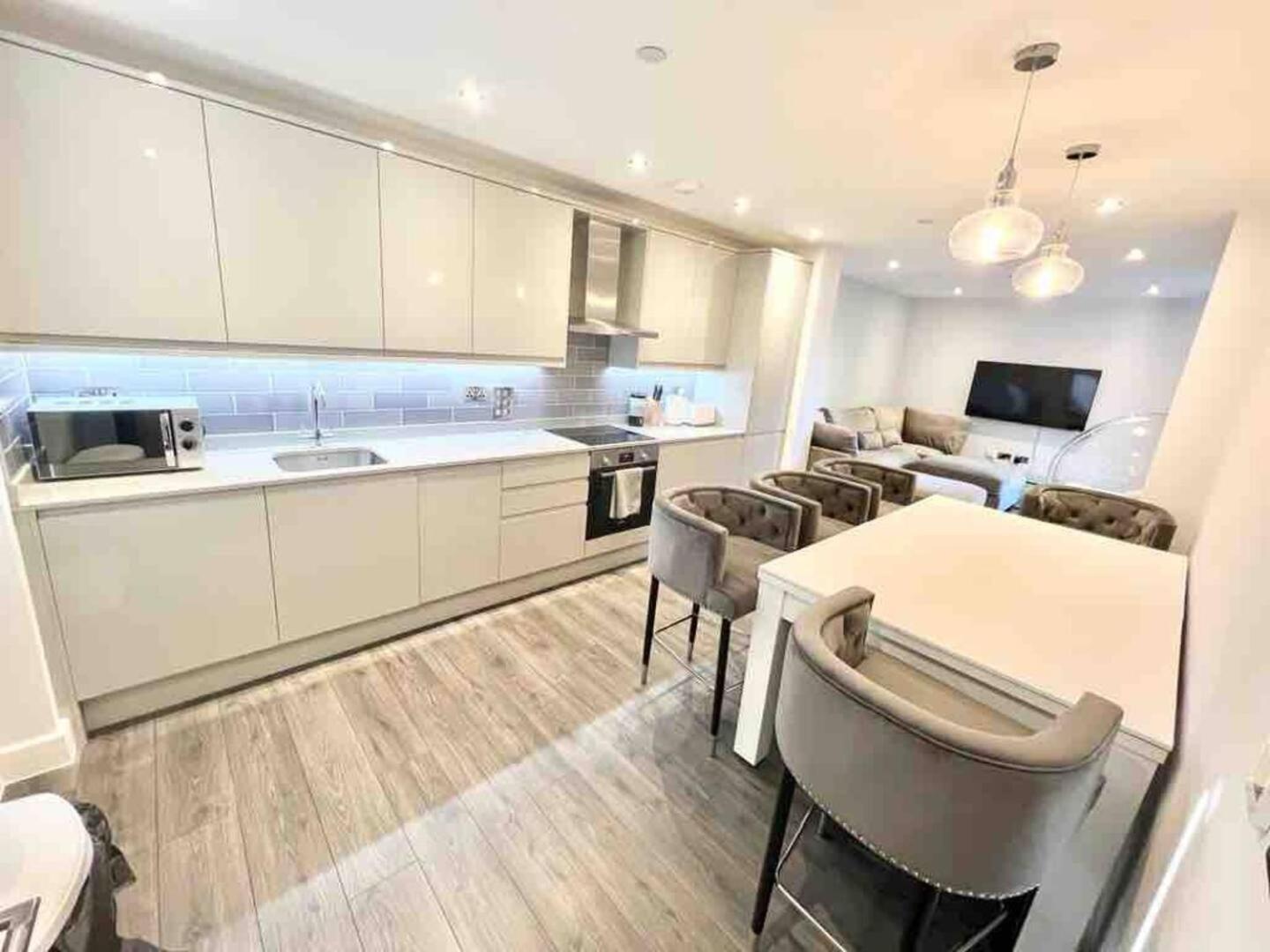 D & D Luxury Apartments Станмор Экстерьер фото