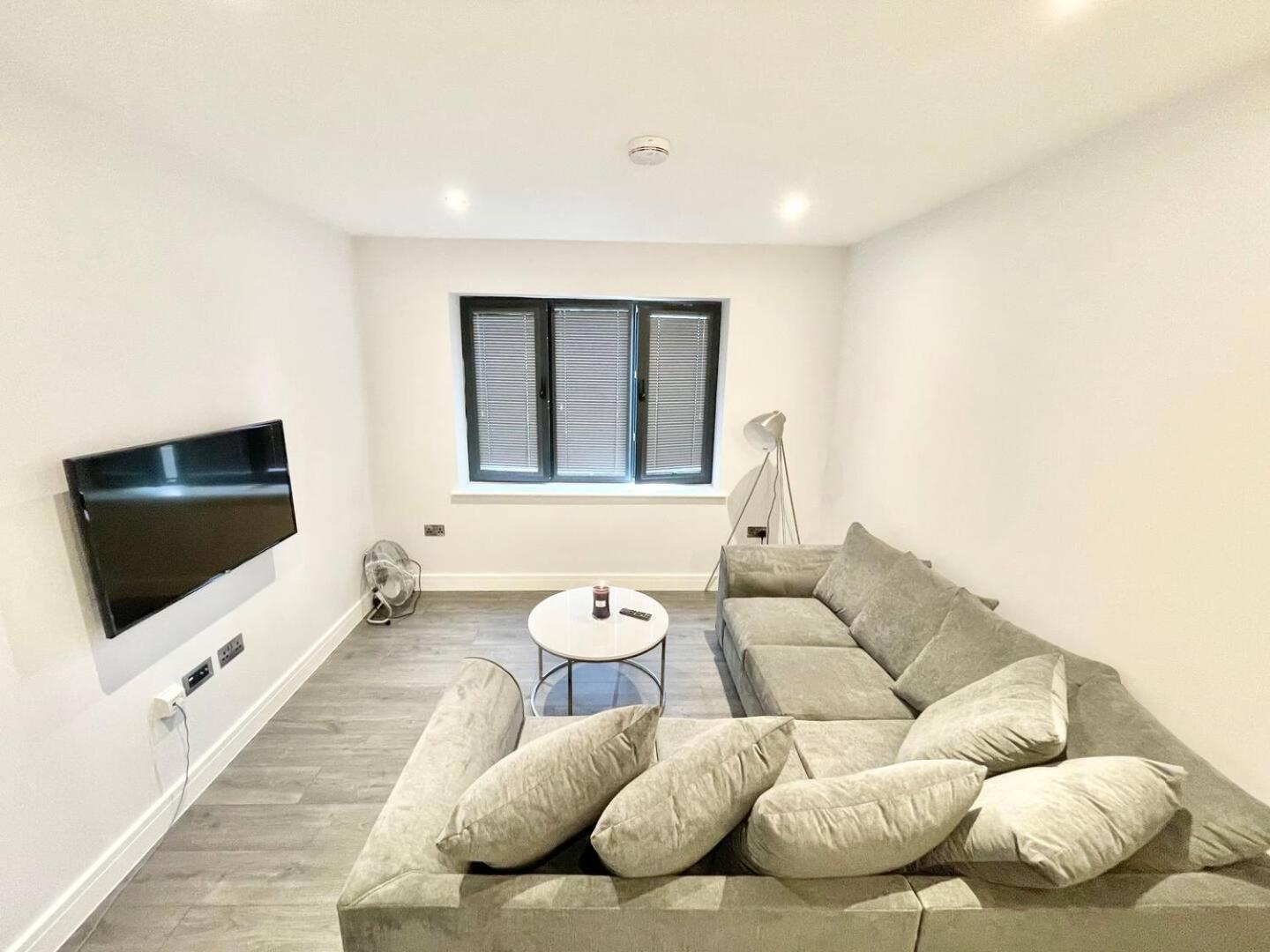 D & D Luxury Apartments Станмор Экстерьер фото