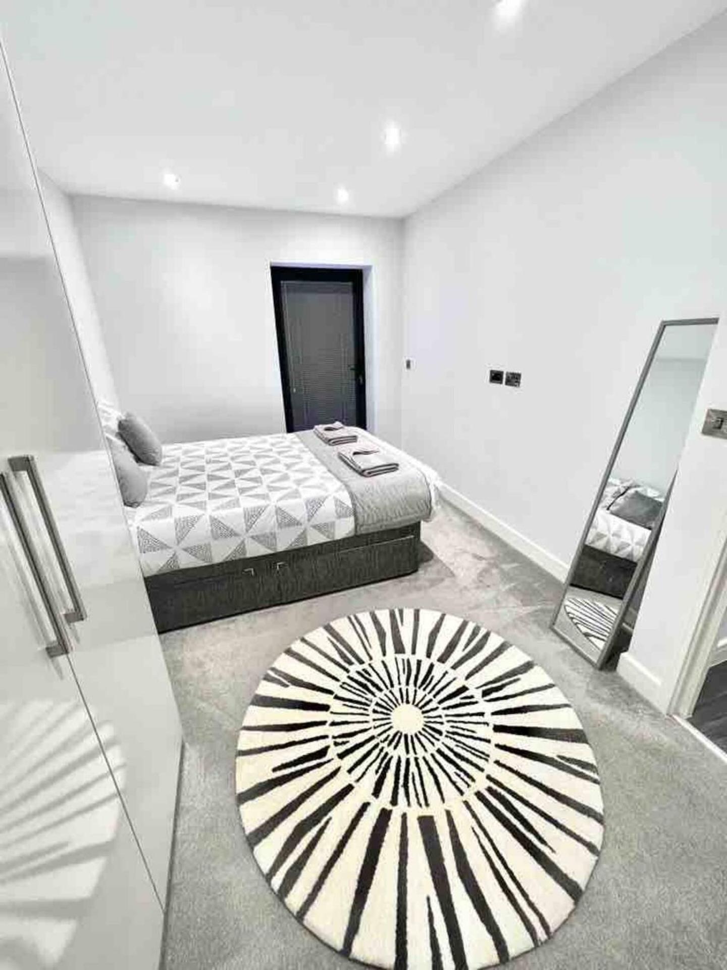 D & D Luxury Apartments Станмор Экстерьер фото